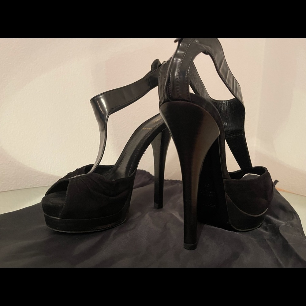 Used! Fendi 4” heels sandals